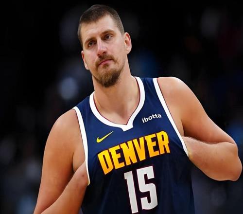 拜仁迎战奥,格斯堡,拜仁后防受,LiveScore,即时足球比分,赛程与比赛结果