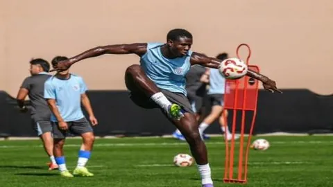 馬賽斥資3600萬歐元獨家收購卡博尼，年薪達160萬歐元